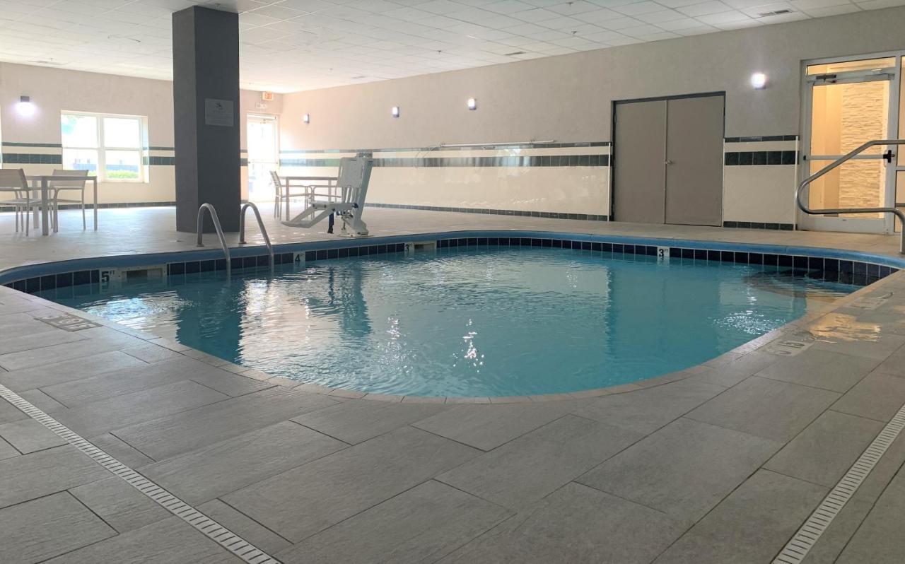 Country & By Radisson, Clarksville, Tn 3*