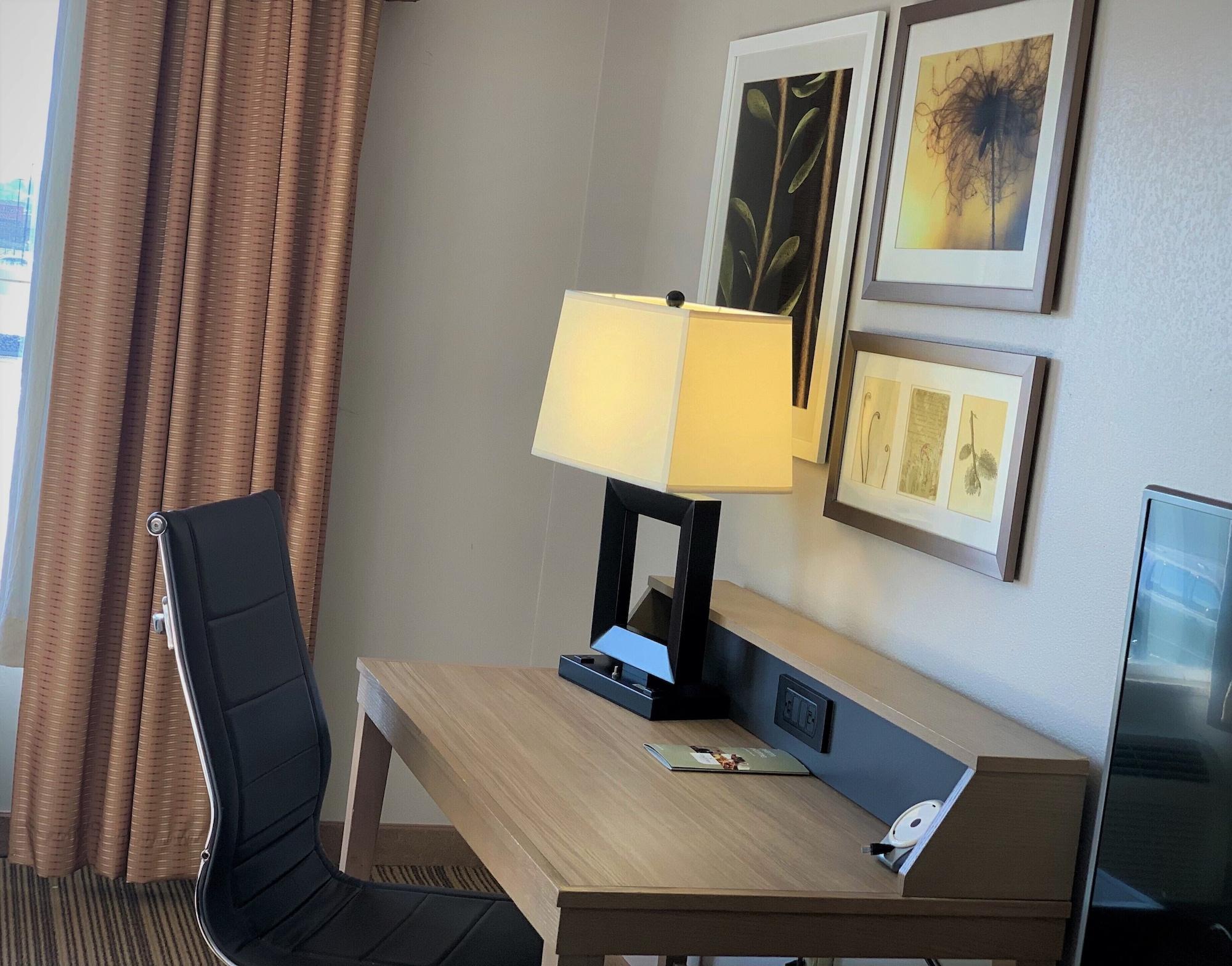 Country & By Radisson, Clarksville, Tn