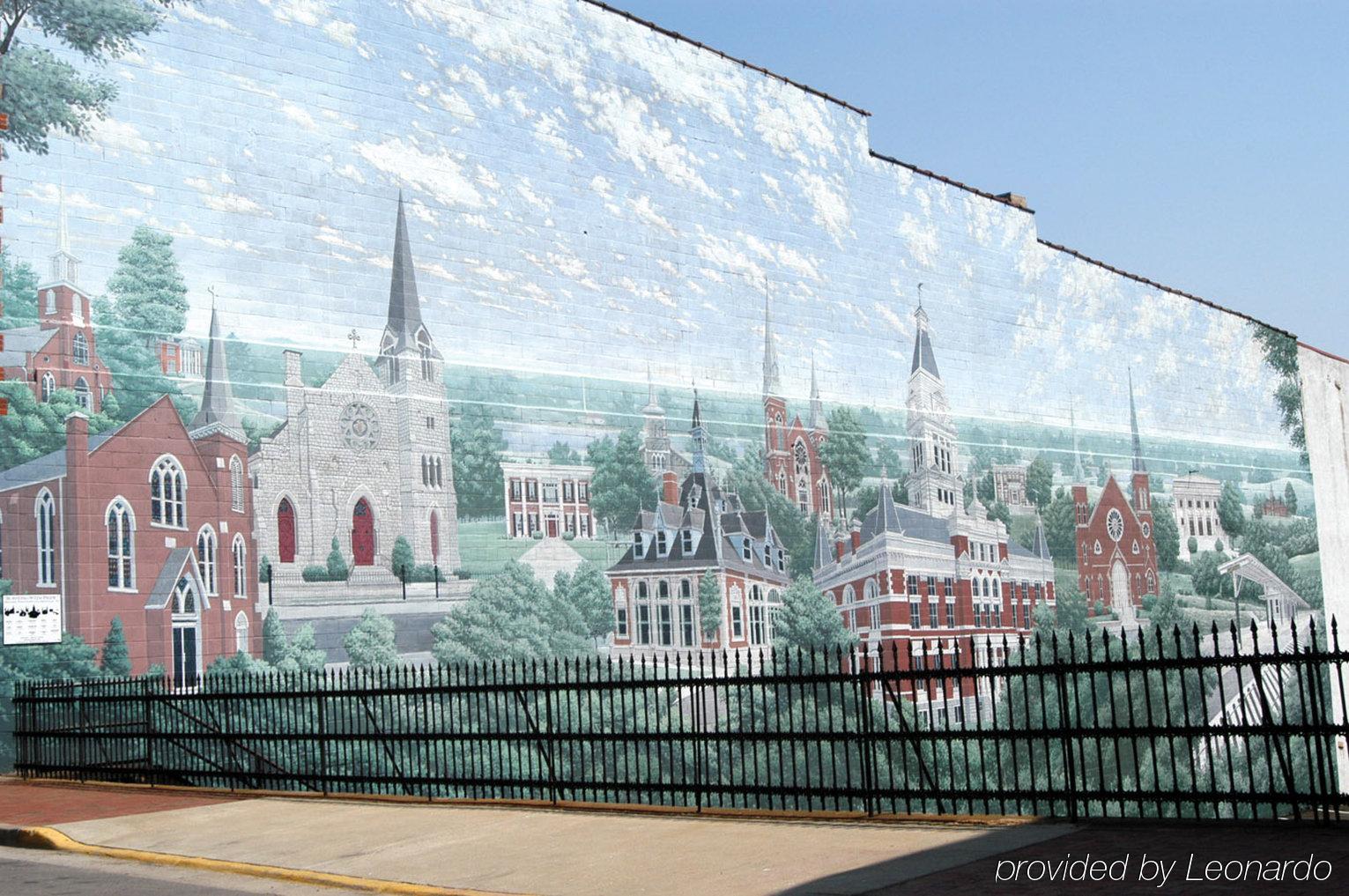 Hotel Country & By Radisson, Clarksville, Tn