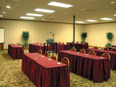 Country & By Radisson, Clarksville, Tn Hotel